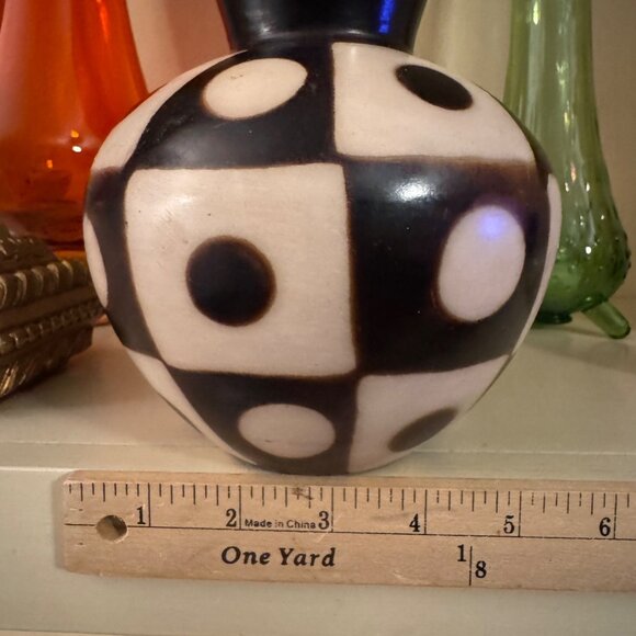 Signed Valeriano Paz Chulucanas Peru Circle Square Brown Cream Handmade Vase VTG - Picture 4 of 10